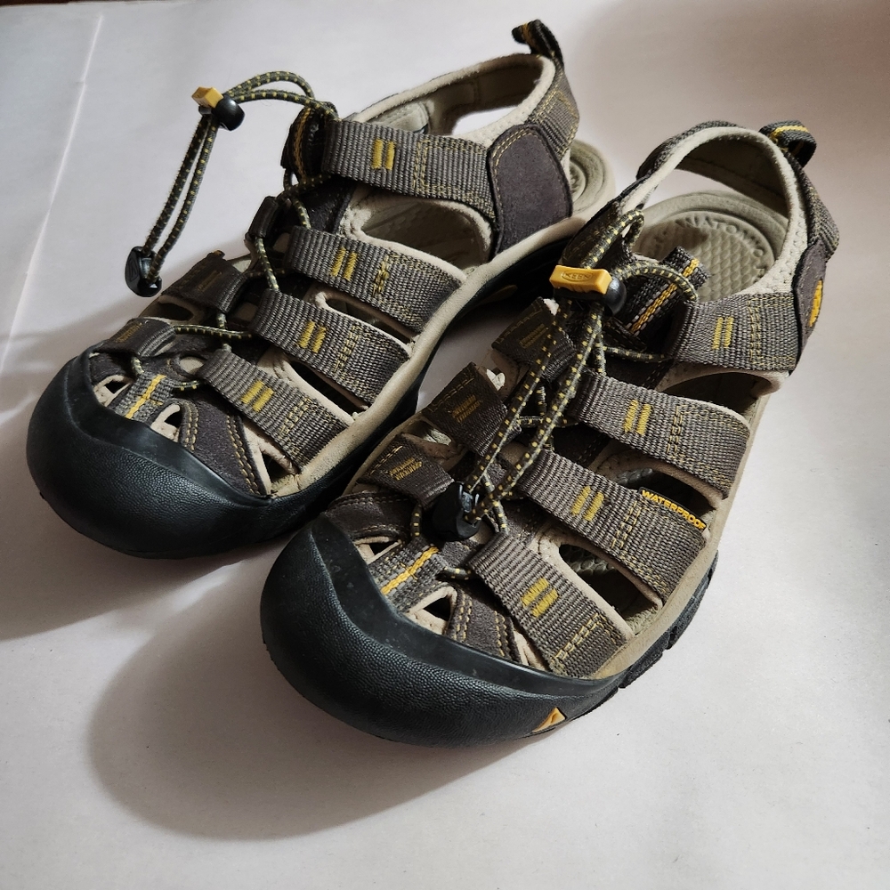 Keen Brown and Black Strappy Outdoor Sandals with Yellow Accents